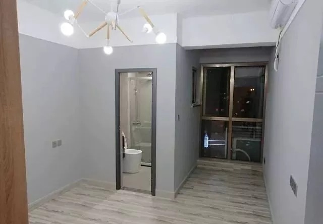 靠谱|找亲戚装修就是靠谱!93㎡装修花了5万,打扫干净通风中,先晒晒