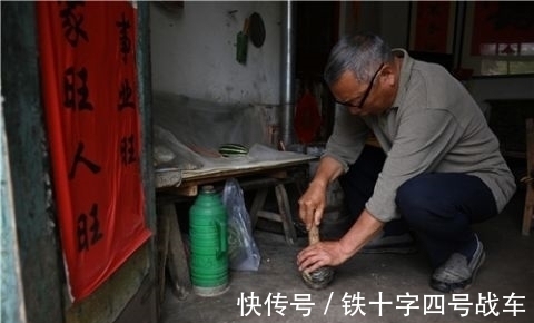 111岁长寿奶奶,喜欢吃花生米,1个月3斤不够,100岁时还能缝扇子