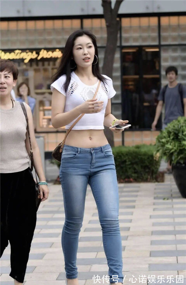 穿搭 “小肚子”女性的痛点，低腰裤可遇而不可及，穿搭应从长远打算！