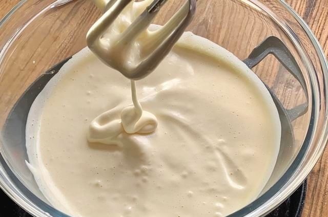 电饭锅蛋糕怎么不湿不粘还蓬松,配方和雷点依次总结,想失败都难