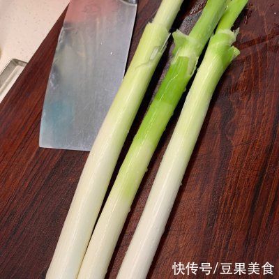 口味|炸酱面这样吃,换个口味换种心情