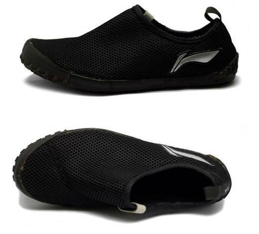 签名鞋 浓眉首双签名鞋?耐克又做了双“垃圾鞋”,外形好看,配置有惊喜