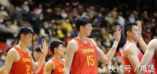 周琦|又爆了！100%命中率！3帽干傻日本后卫！和周琦一样厉害