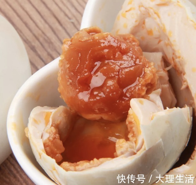 大黄|年过50想长寿就要会吃,尤其是这几种“软黄金”,营养高还好吸收