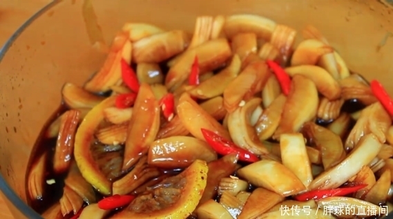 酒店秘制腌萝卜做法,不用水不用油,一晚上腌好,酸辣香嘎嘣脆