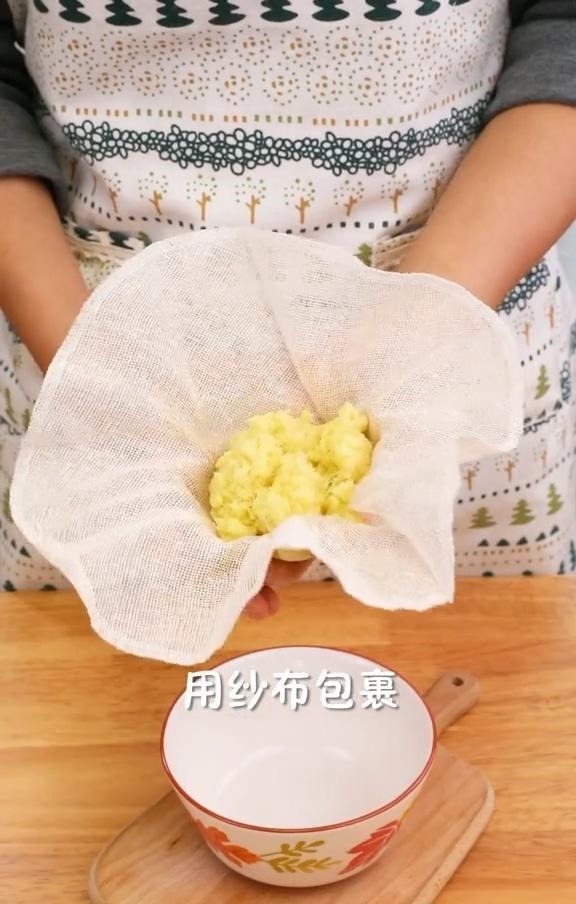 最解酒的是浓茶大错特错,白酒最怕它,厨房就有,酒前吃还护肝