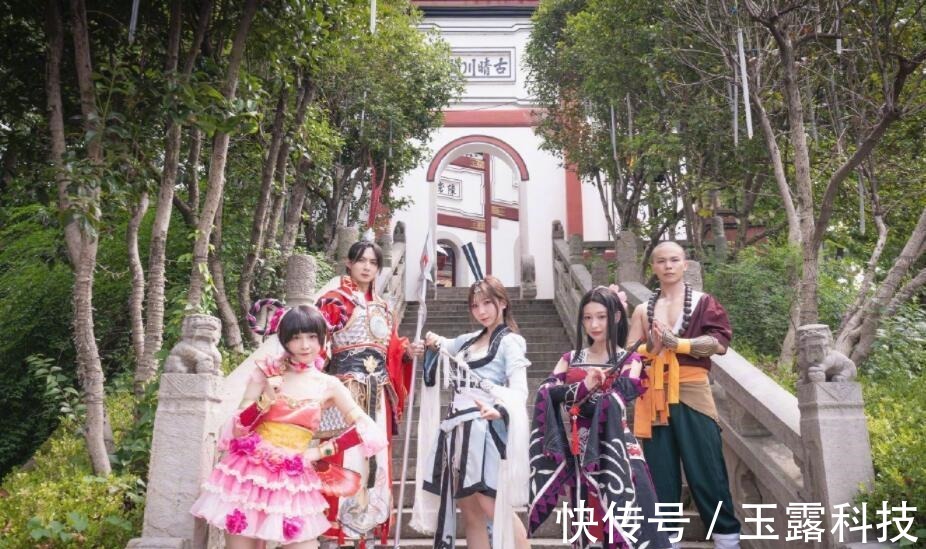 小哥哥|剑网三怀旧服已Coser成堆,数百人同台表演,漫展变古装T台秀