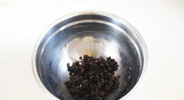 3个鸡蛋,一把红枣,做一款简单又好吃的枣糕,味道太正了