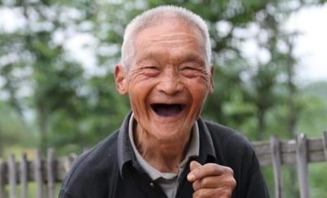 早睡早起|“长寿”的男性,一般有5个特征,若都占,那就偷着乐吧!