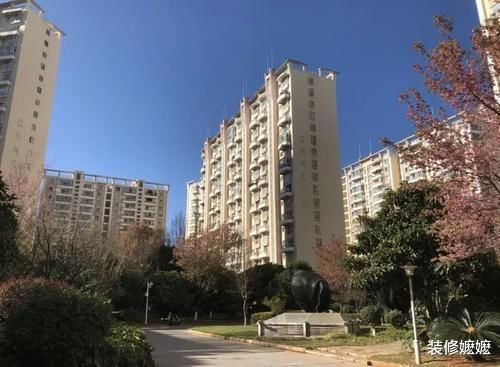 小花园|为什么有钱人买房抢着买一楼?售楼小姐说漏嘴,后悔我家没入手