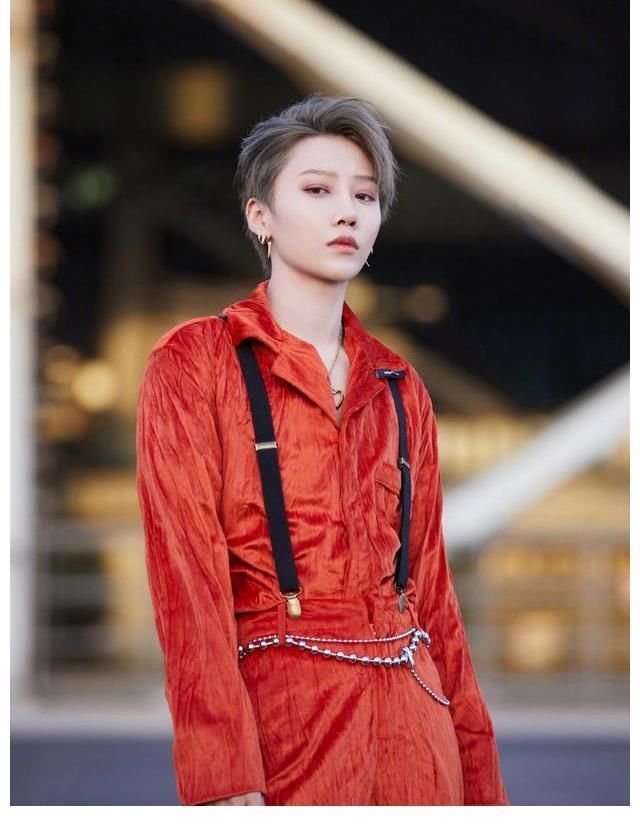 许佳琪参加《舞蹈生》,错过与刘雨昕重逢,毛不易也是帮跳嘉宾