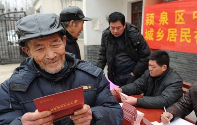 小城镇|房地产行业要进军农村了，这对农民来说是喜还是忧
