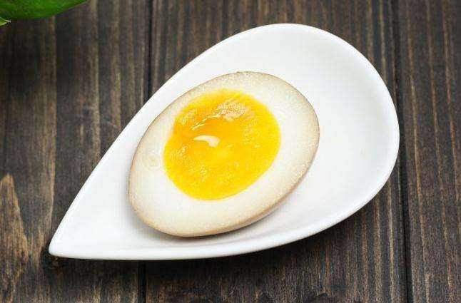 每天一个鸡蛋,营养又健康,但若犯4种错误做法,没营养还养病