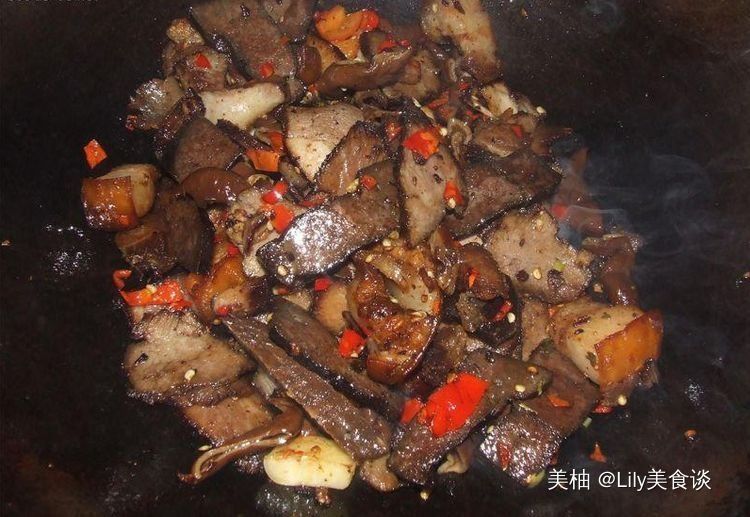 这是我吃过最下饭的家常菜,好吃的狠!没吃三碗饭都不轻易起身