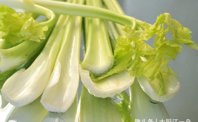 这4种蔬菜含寄生虫最多,没营养价格还贵,很多人却偏偏爱吃