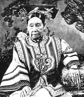 慈禧写|慈禧虽遗臭万载,但她的这首诗,却至今流传,经常被人挂在嘴边