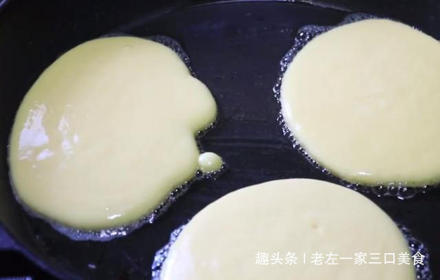 一碗玉米面加2个鸡蛋,不用蒸不用炸,降压又降脂,上桌瞬间抢光