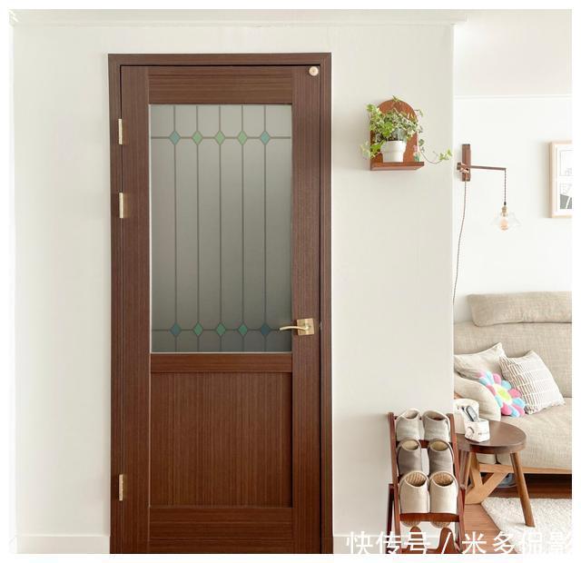 三口之家|120㎡复古风,胡桃木+白的配色干净又养眼,三口之家的简单生活!