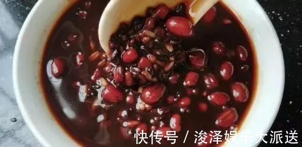麦仁|女人气血不好,常煲一锅粥喝,食材做法简单,补血养颜不发胖