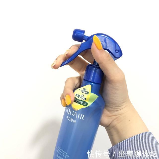 喷雾|年末聚会大家都披头散发就没意思了!这几款秋冬长发的发型才够美