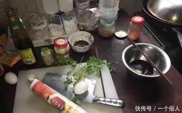 我在非洲的苦逼生活,替老板管黑人,一斤青菜卖40元,牛肉卖8块