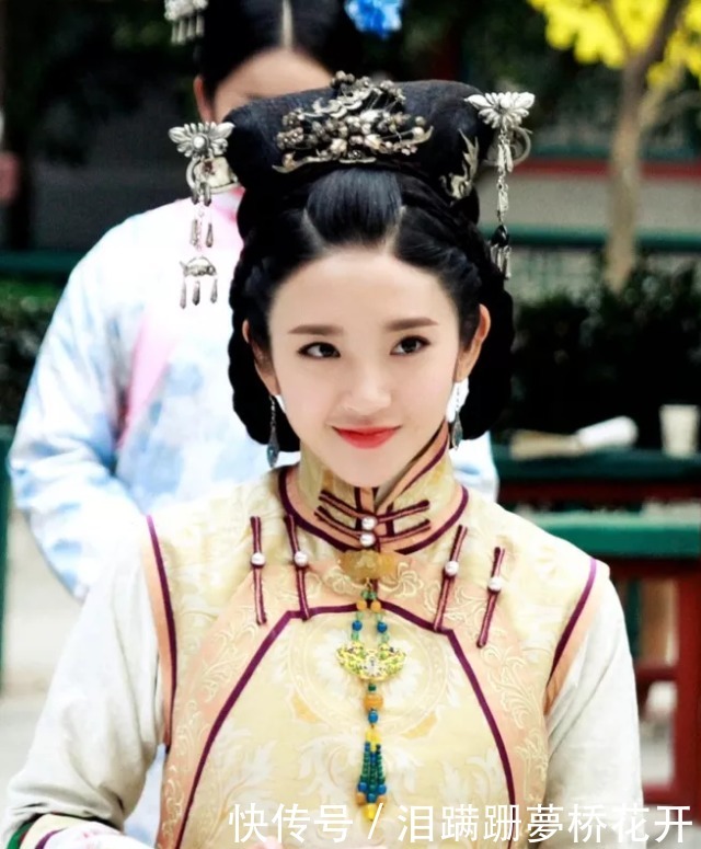 宠文休书一到手,她便卸去丑陋妆容,散下长发,携腹中子离开!