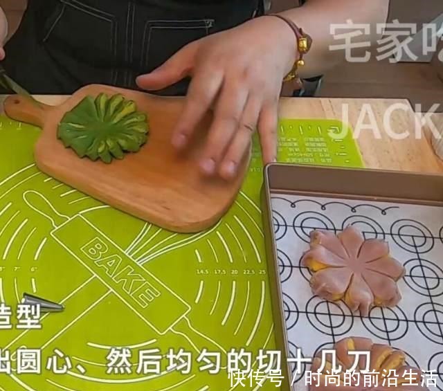 奶黄椰蓉桃花酥,需要“一点”耐心的小甜品