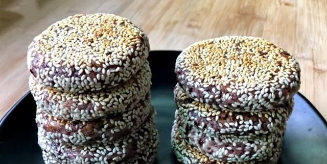 我家红豆从不熬粥喝，加一碗糯米粉，简单一做，香甜软糯，特好吃