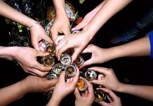 结节|女孩被闺蜜一个月29次“826”，确诊甲状腺癌，医生叹息：果真是好姐妹