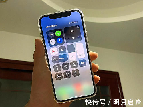 iphone12|宁买鸡头，不买凤尾？看了这四款手机，看法或许会被改变！