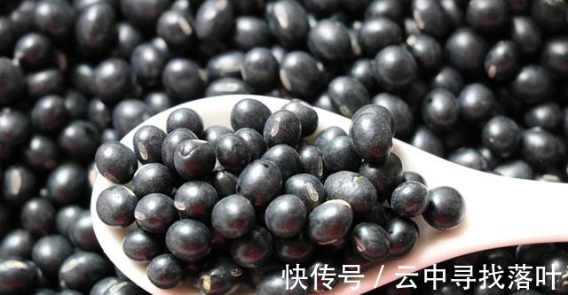 黑米|秋天,少吃栗子多吃它,炒熟碾碎用开水一冲,每天吃2勺真香啊!