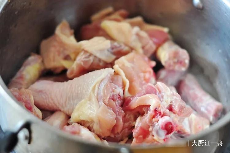 鸡肉不管怎么做，最忌放这2种调料，难怪鸡汤不好喝