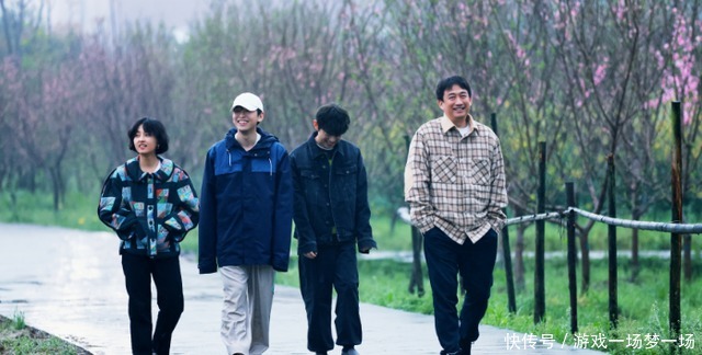 同款|《向往5》下期太精彩，杨紫加盟不算啥，和张艺兴同款睡裤才是美！