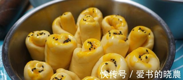 做法|蜂蜜小面包,不仅口感好,做法也简单,而且一口气还做了不同造型!