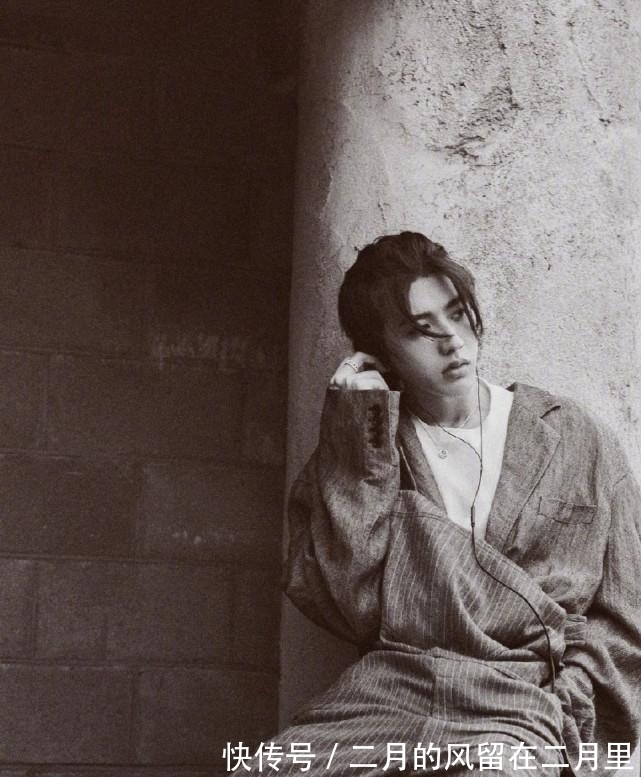 杂志|蔡徐坤全新杂志曝光,首次挑战硬汉风格,这个风格hold住了吗