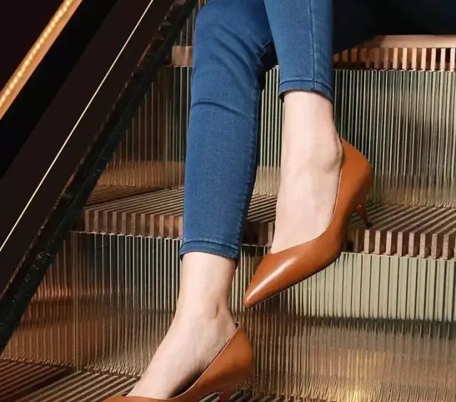 尖头 抵挡不住的魅力,尖头高跟鞋穿出逆天大长腿,优雅气质自然流露