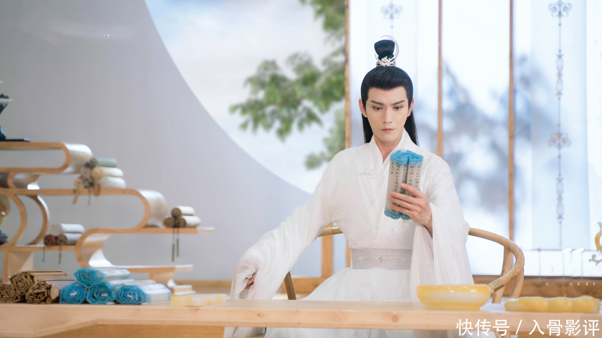 《重紫》:似曾相识的师徒虐恋几世纠缠,彼此相爱又互相伤害 《重紫》:似曾相识的师徒虐恋几世纠缠,彼此相爱又互相伤害