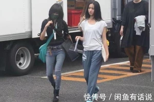 老妈|木村光希出门真随性，“老汉衫”配洞洞鞋不修边幅，还没老妈时髦