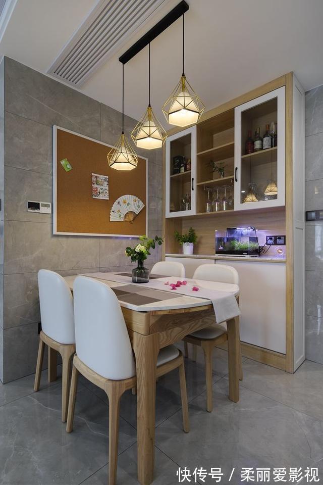 客厅|86㎡挤出三房，还有衣帽间！客厅贴满瓷砖，完工后很大气