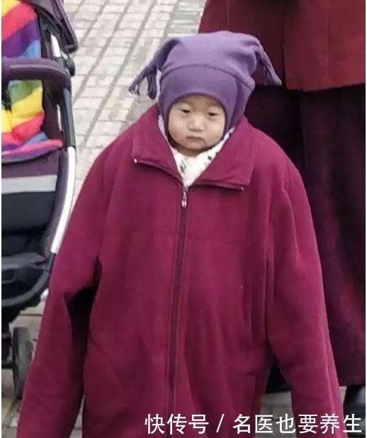 楠楠|儿科医生天凉别乱添衣!判断宝宝冷不冷,摸摸这个部位就知道!