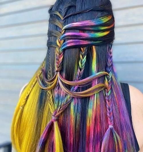 亚历杭德罗·洛佩兹 21岁小伙编出漂亮的发型,脸:想要,发型:你不配