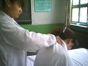 白萝卜|颈椎病的你,可别再愁了,只需3招,就能远离疼痛、手麻!