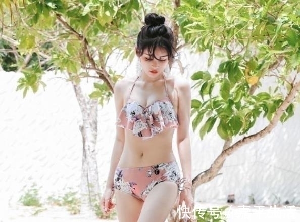 泳衣 气质漂亮的比基尼泳衣小姐姐,清甜秀美,甜蜜可人