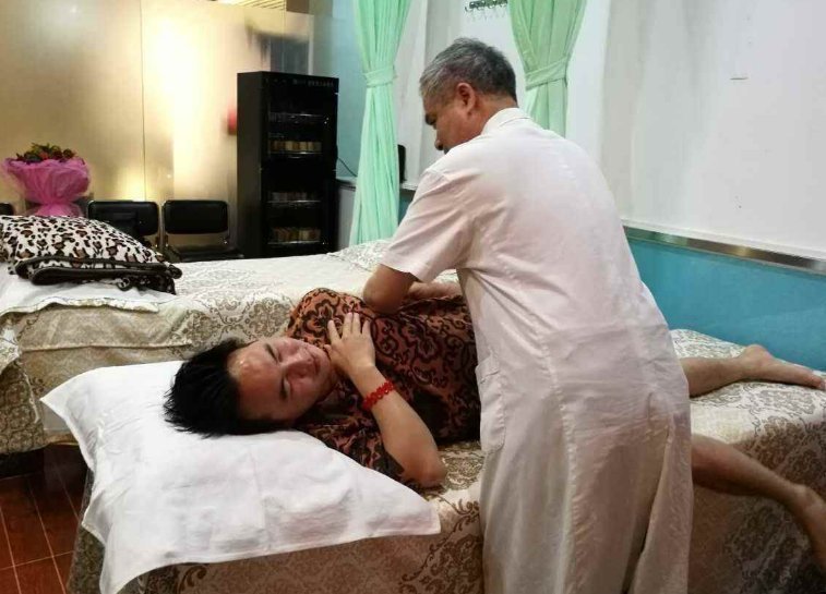 化痰穴|身上有几个穴位,不花钱自己按一按,很多疾病都会慢慢离你而去