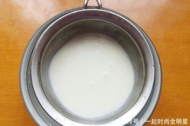 网红糯米糍雪糕,教你在家就能做,软糯香甜,奶味十足,快试试