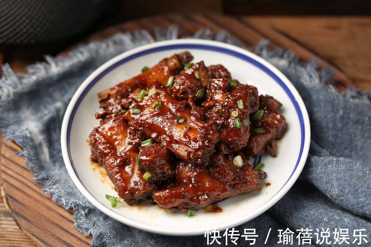 烧排骨时加些它,酸甜开胃不油腻,好吃到舔盘!