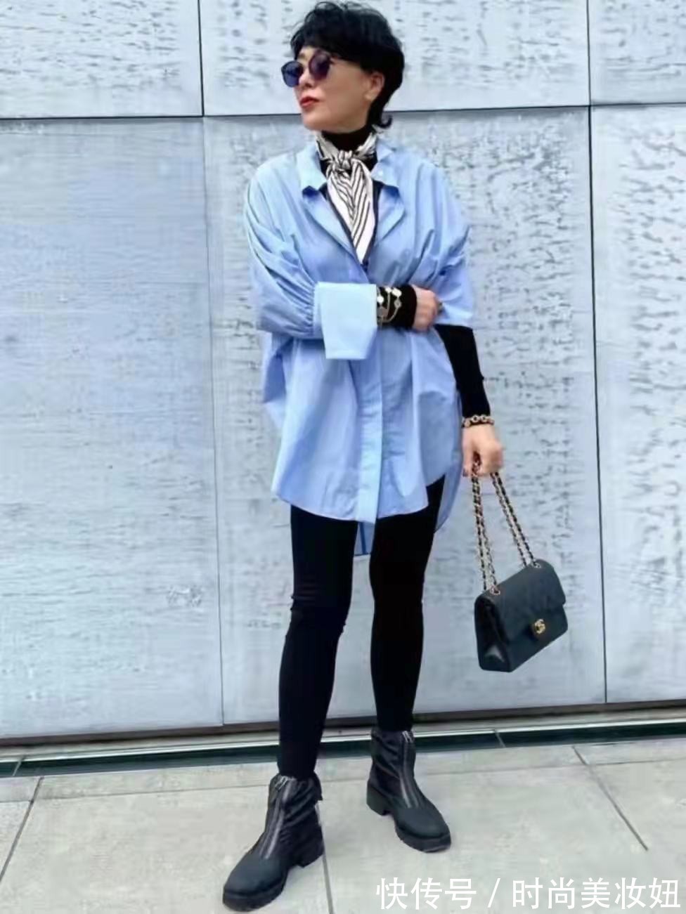 紧身裤|60岁的女人,别穿得太老套,学这位奶奶的穿搭,减龄又高级