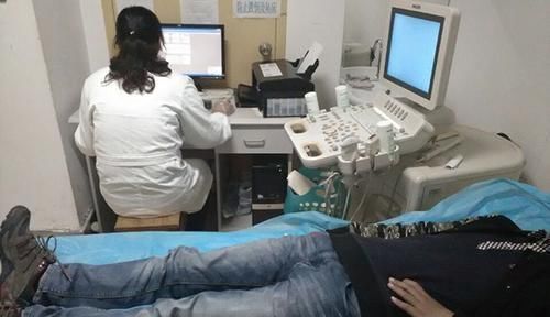 肝细胞|49岁男子查出肝癌,医生无奈:睡前有件事不该做,但他却乐此不疲