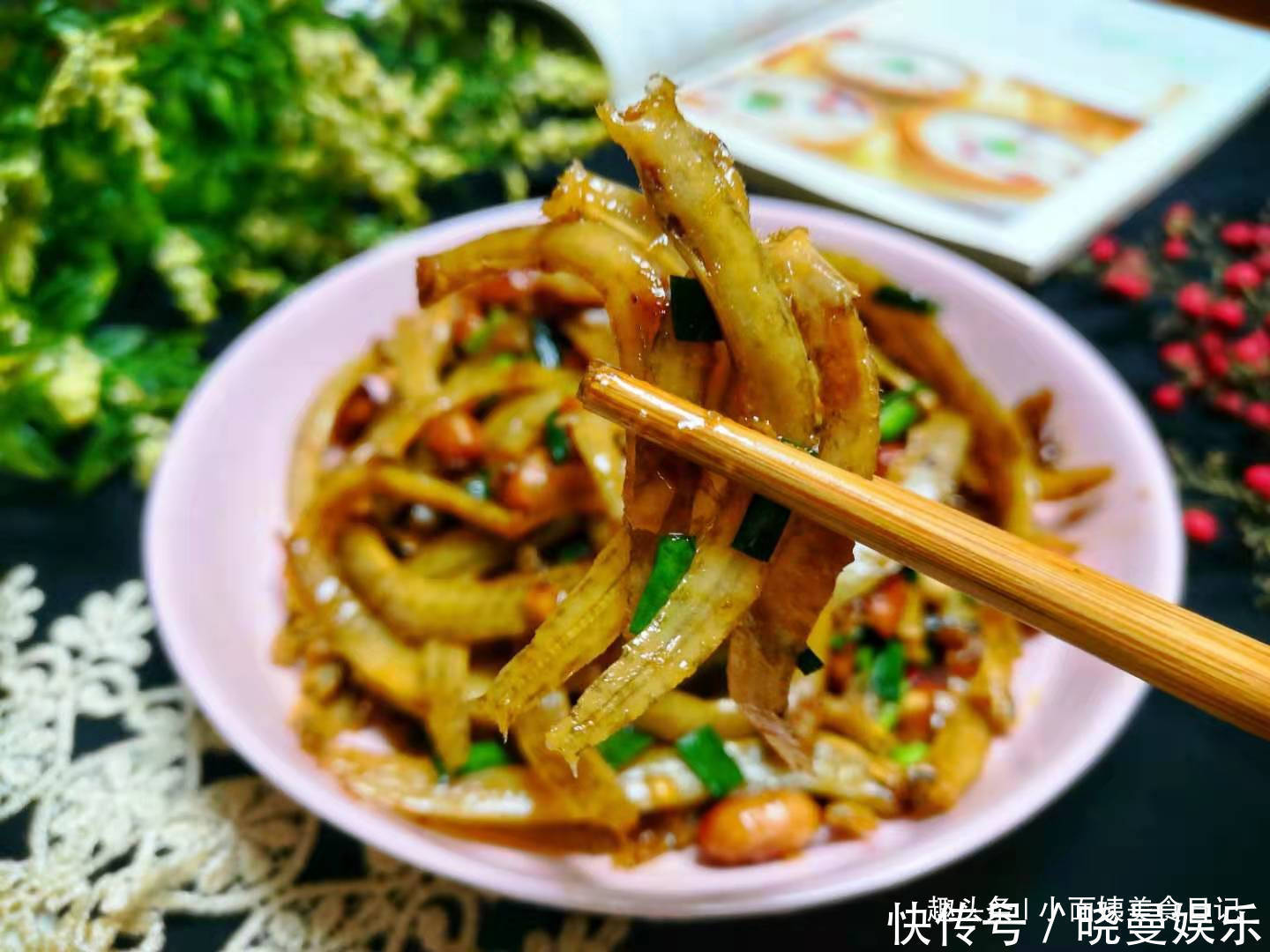 家里小孩缺钙的,可以经常吃这个菜,补钙增钙壮骨,身体强壮!