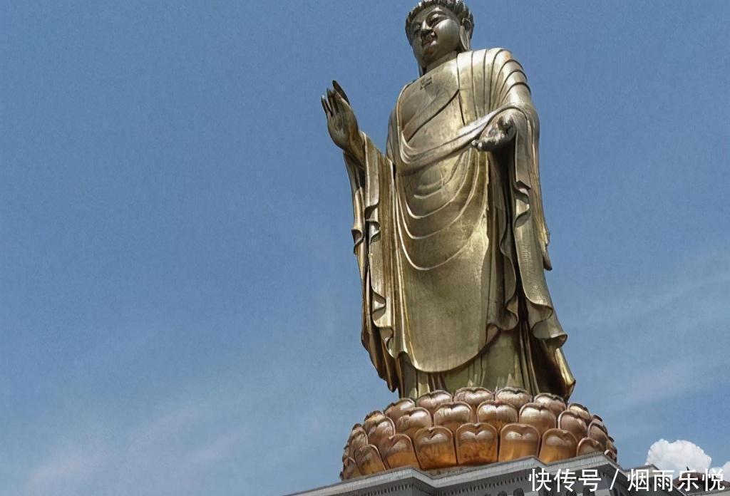 全球最高佛像，耗时12年共用黄金215斤，光一只脚就有3米高
